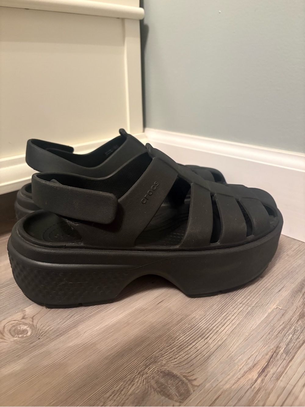 CROCS Black Stomp Platform Fisherman Sandals